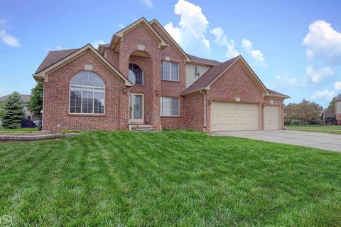 46801 Pine Valley Dr, Macomb, MI 48044 photo 2