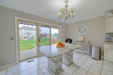 46801 Pine Valley Dr, Macomb, MI 48044 photo 8