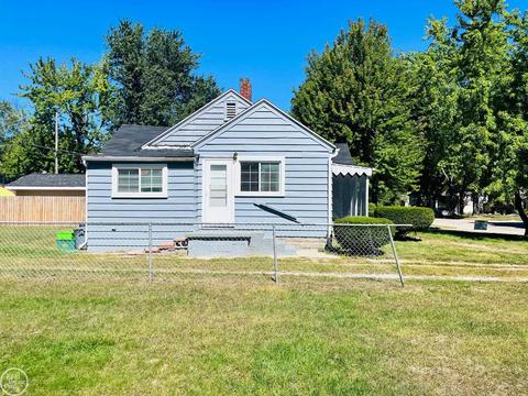 2829 Maple, Port Huron, MI 48060 photo 4