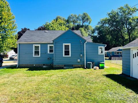 2829 Maple, Port Huron, MI 48060 photo 5