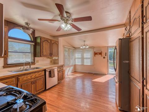 4444 S Huron River Dr, Flat Rock, MI 48134 photo 2
