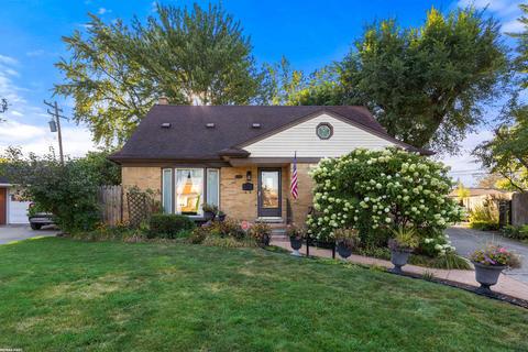 31102 Spring Ct E, Fraser, MI 48026 photo 1