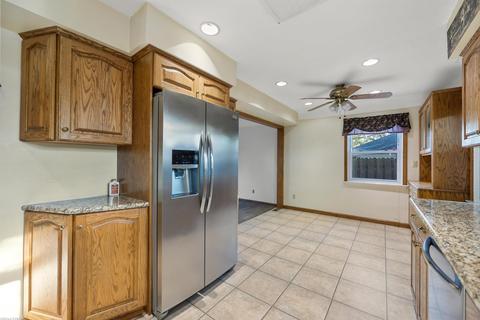 31102 Spring Ct E, Fraser, MI 48026 photo 4