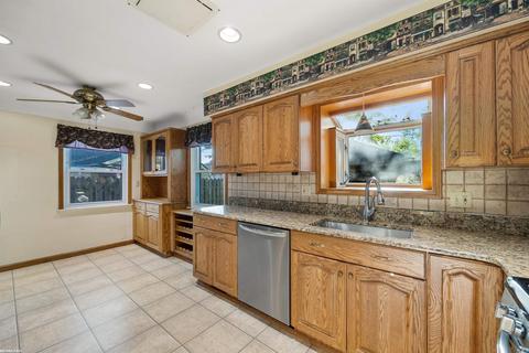 31102 Spring Ct E, Fraser, MI 48026 photo 6