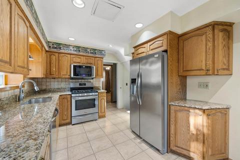 31102 Spring Ct E, Fraser, MI 48026 photo 5