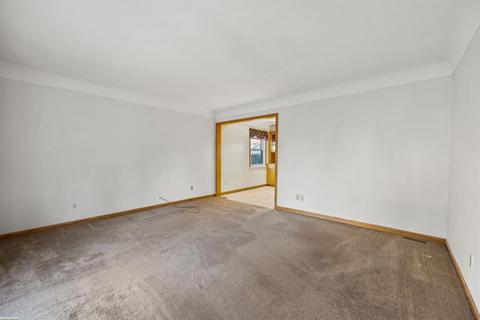 31102 Spring Ct E, Fraser, MI 48026 photo 9