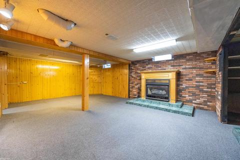 31102 Spring Ct E, Fraser, MI 48026 photo 23