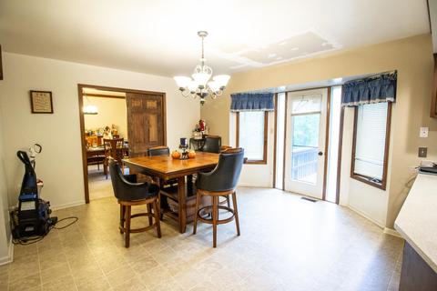 8352 Hidden Creek Dr, Flushing, MI 48433 photo 9