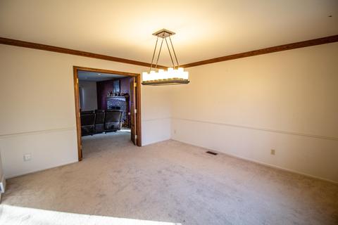8352 Hidden Creek Dr, Flushing, MI 48433 photo 17