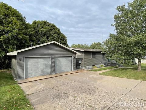 845 Wabash St, Ishpeming, MI 49849 photo 2