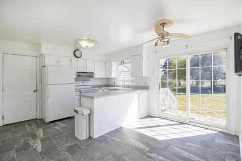 8071 W Carpenter, Flushing, MI 48433 photo 6