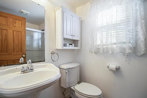 8071 W Carpenter, Flushing, MI 48433 photo 9