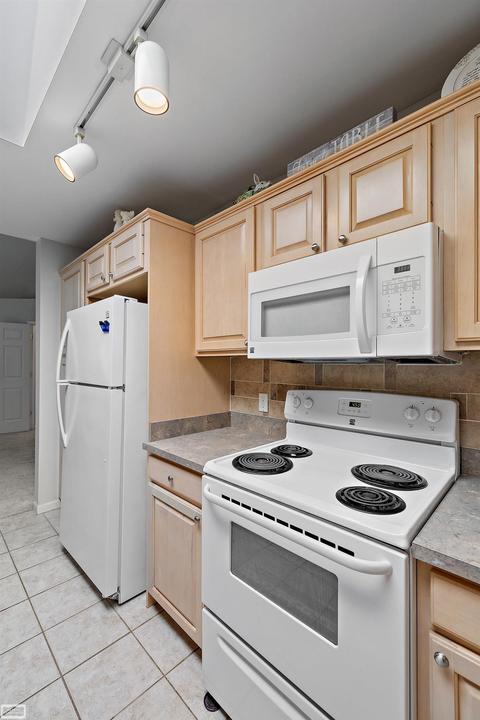 21051 Cooper Dr, Macomb, MI 48044 photo 21