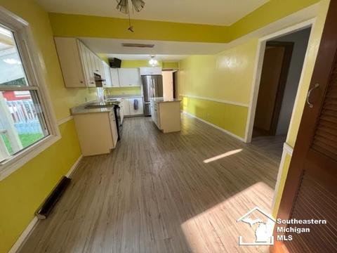 8905 Corl Ct, Temperance, MI 48182 photo 13