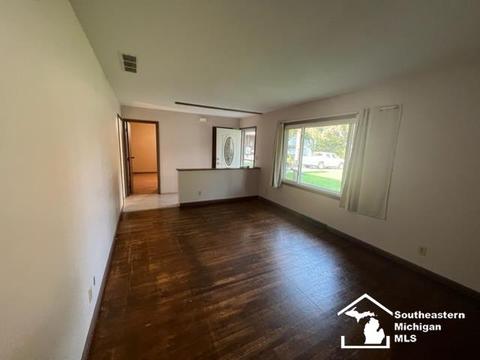 8905 Corl Ct, Temperance, MI 48182 photo 3