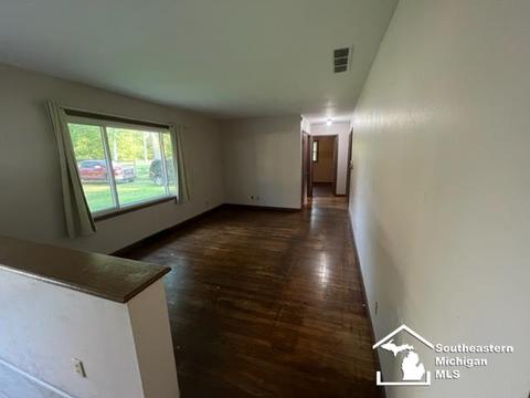 8905 Corl Ct, Temperance, MI 48182 photo 4