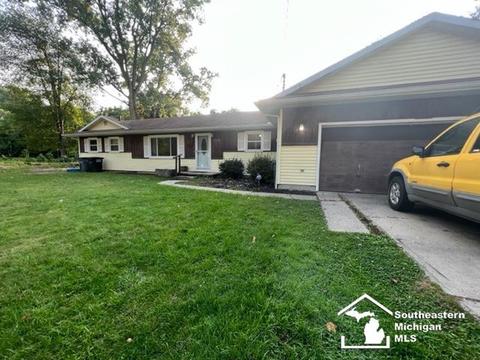 8905 Corl Ct, Temperance, MI 48182 photo 2