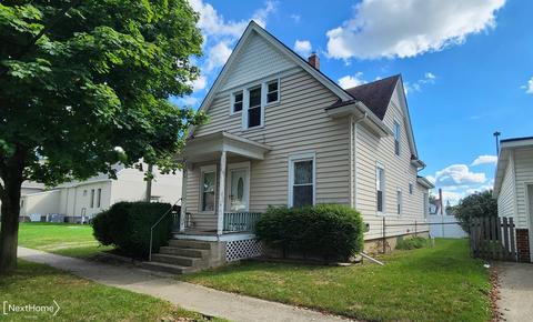 302 Elm, Flushing, MI 48433 photo 1