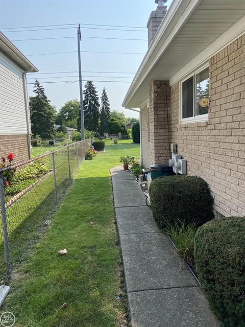 47510 Barbara, Macomb, MI 48044 photo 3