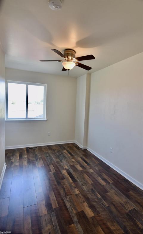 8504 Studebaker, Warren, MI 48089 photo 11