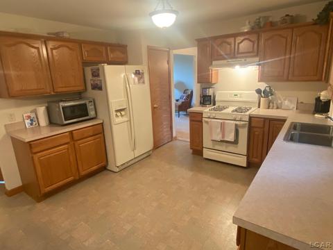 6841 Clearview St, Temperance, MI 48182 photo 3