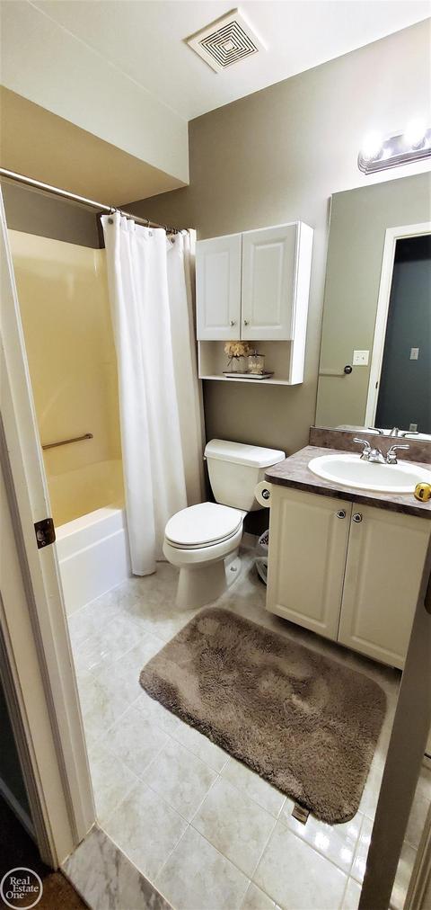 21197 Parkview, Macomb, MI 48044 photo 52