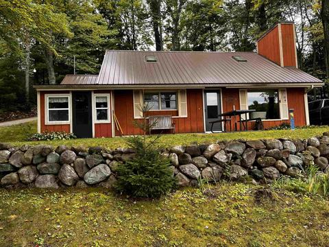 721 Lakeview, Harrison, MI 48625 photo 1