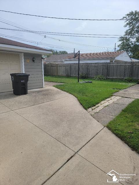 18591 Koester, Riverview, MI 48193 photo 4