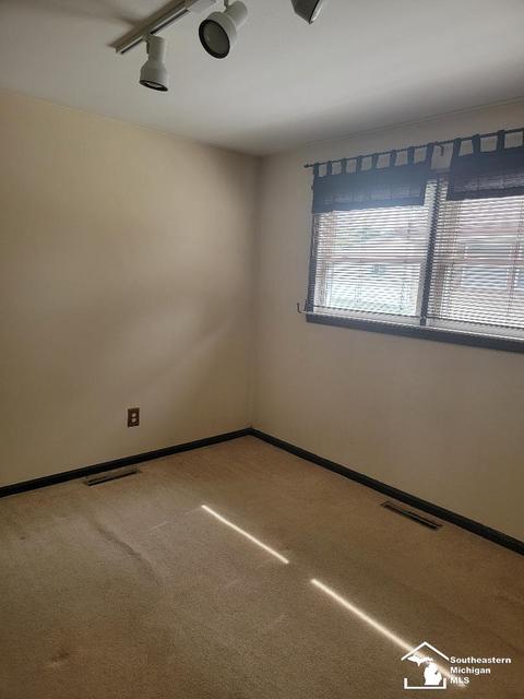 18591 Koester, Riverview, MI 48193 photo 11