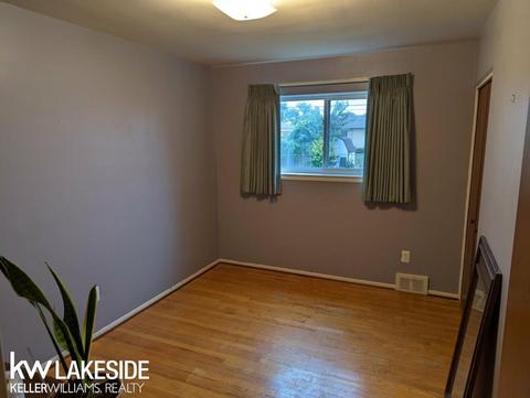 30714 Eiffel, Warren, MI 48088 photo 10