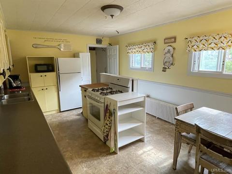 710 Maurice St, Ishpeming, MI 49849 photo 11