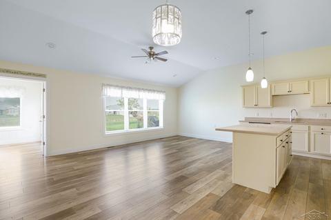 18 Flora Ct, Frankenmuth, MI 48734 photo 7