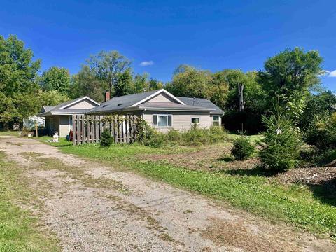 1995 E Stewart, Midland, MI 48640