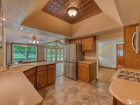 11050 Secor Rd, Temperance, MI 48182 photo 7