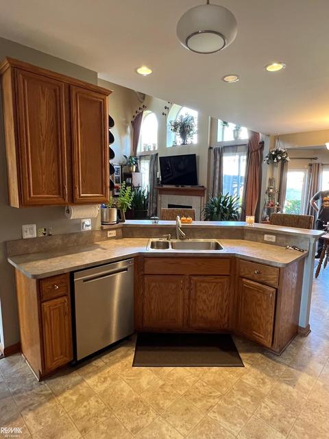 21697 Kendyl Ct, Macomb, MI 48044 photo 7