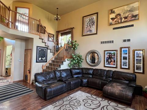 21697 Kendyl Ct, Macomb, MI 48044 photo 2