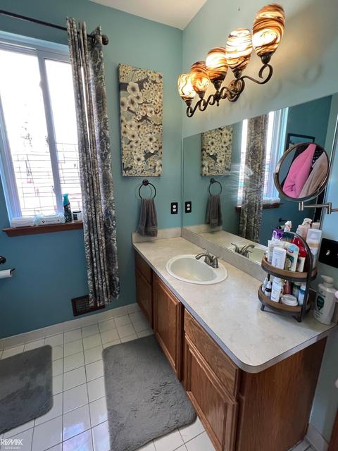 21697 Kendyl Ct, Macomb, MI 48044 photo 12