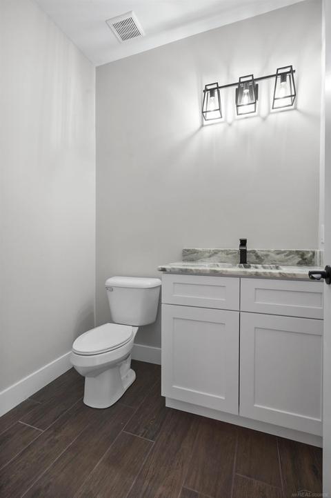 21996 E Majestic Dr, Macomb, MI 48044 photo 8
