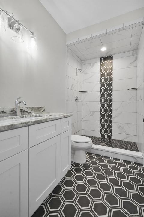 21996 E Majestic Dr, Macomb, MI 48044 photo 6