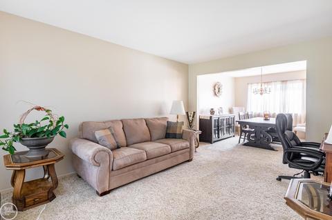 18192 Pine Hl, Macomb, MI 48044 photo 5