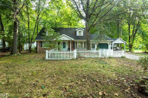 8891 Field, Algonac, MI 48001 photo 3