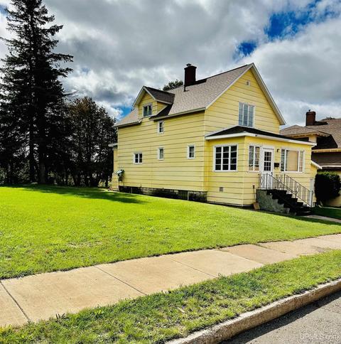 516 E High St, Ishpeming, MI 49849 photo 2