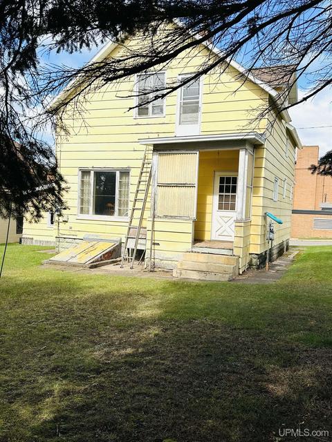516 E High St, Ishpeming, MI 49849 photo 23