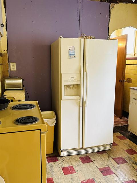 516 E High St, Ishpeming, MI 49849 photo 9
