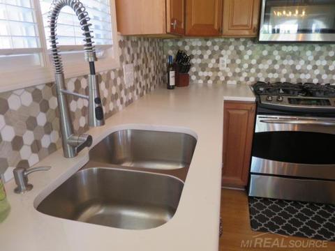 19571 Prince Dr, Macomb, MI 48044 photo 10