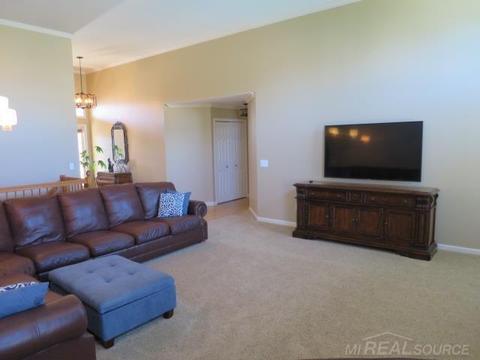 19571 Prince Dr, Macomb, MI 48044 photo 4