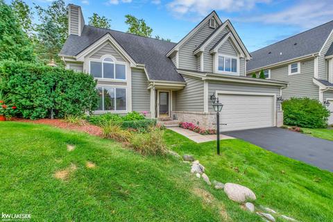 7358 Chipmunk Dr, Clarkston, MI 48346 photo 3