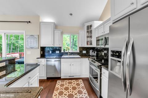 7358 Chipmunk Dr, Clarkston, MI 48346 photo 12