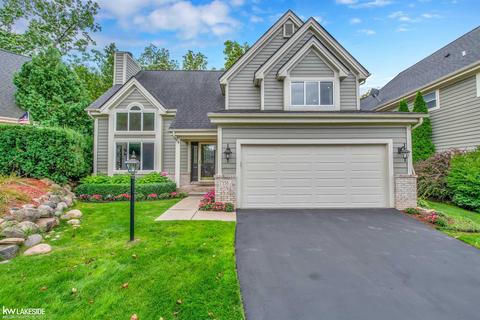 7358 Chipmunk Dr, Clarkston, MI 48346 photo 1