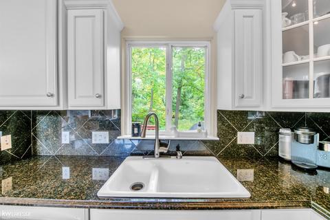 7358 Chipmunk Dr, Clarkston, MI 48346 photo 13